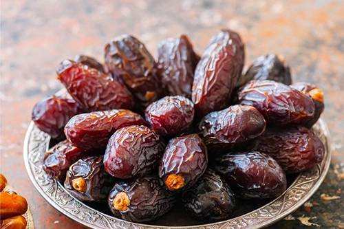 Manfaat Buah Kurma Energi Alami dan Nutrisi Terkonsentrasi by fadhilah amanah wisata dim kreatif